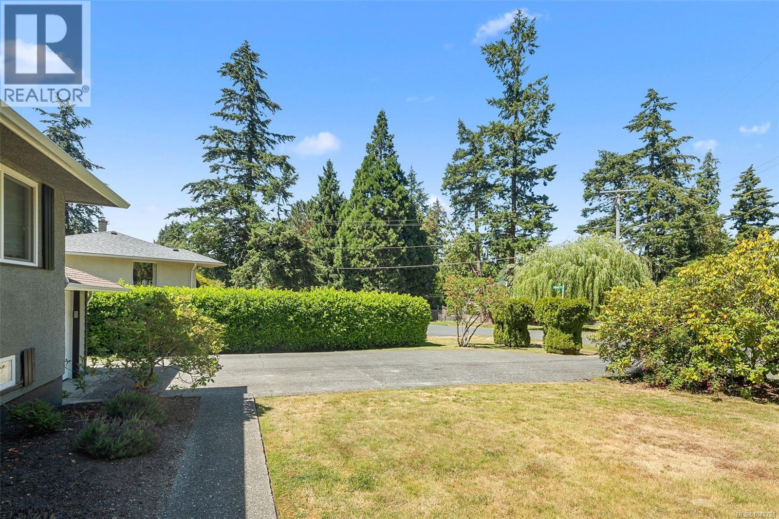 3990 Haro Rd - 61