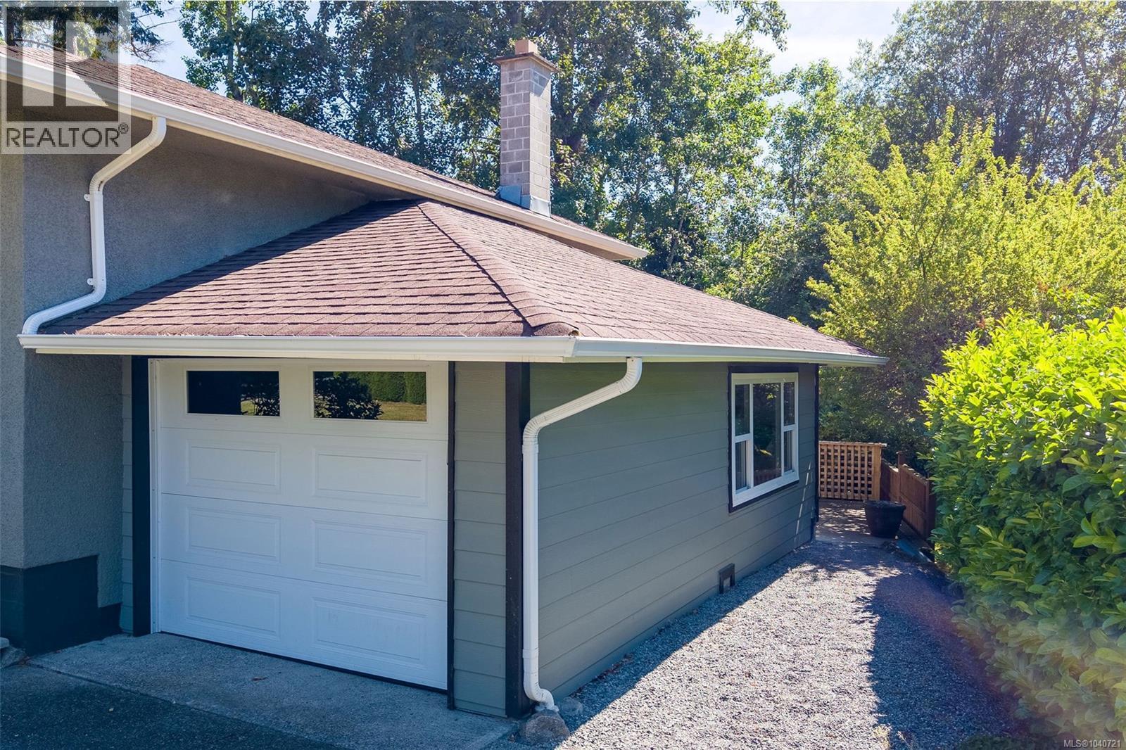 3990 Haro Rd - 65
