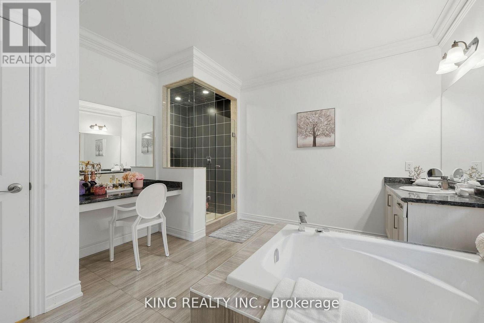 76 CHESNEY CRESCENT - 23
