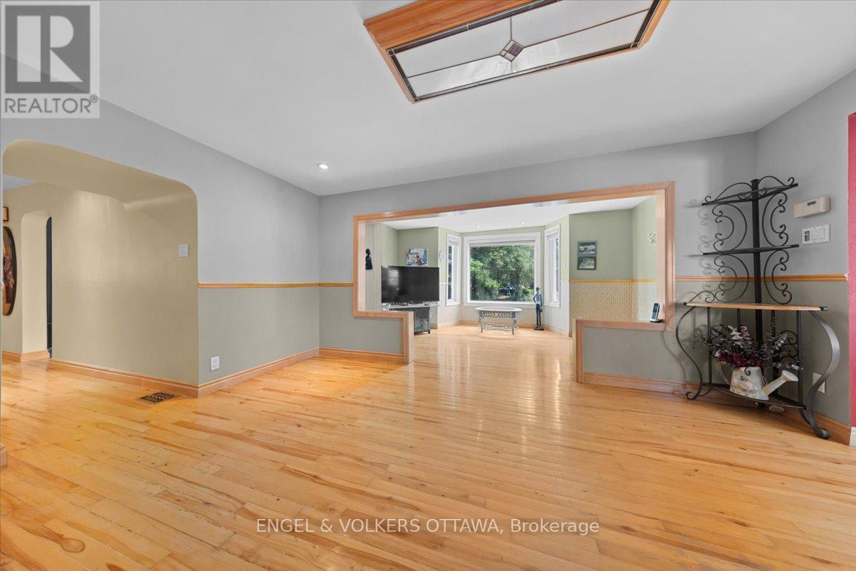 2 Bed, 2 Bath House for Sale in Ottawa – 2481 MANSE ROAD, Ottawa – MLS# X13464678 - Image 22