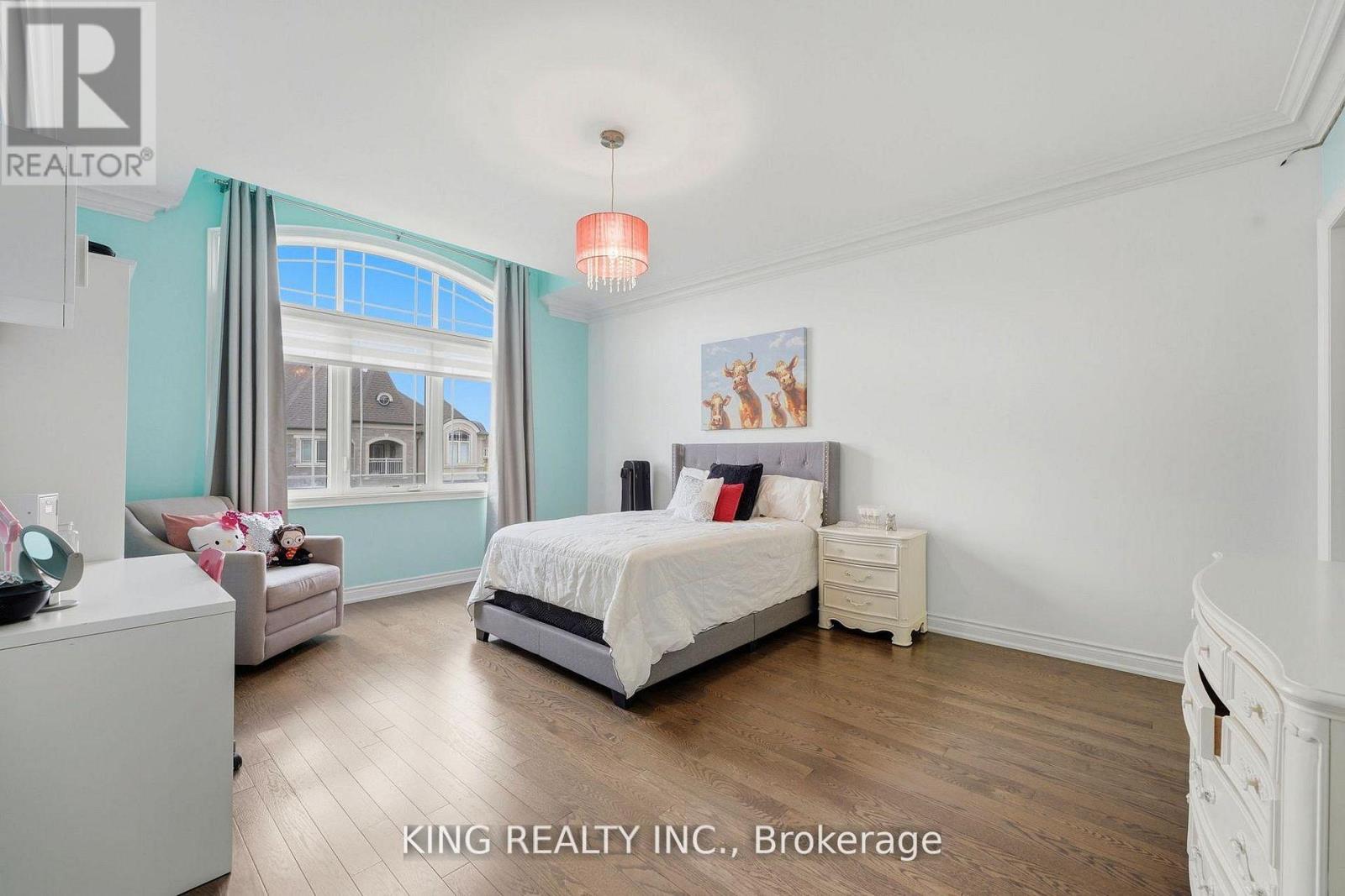 76 CHESNEY CRESCENT - 28