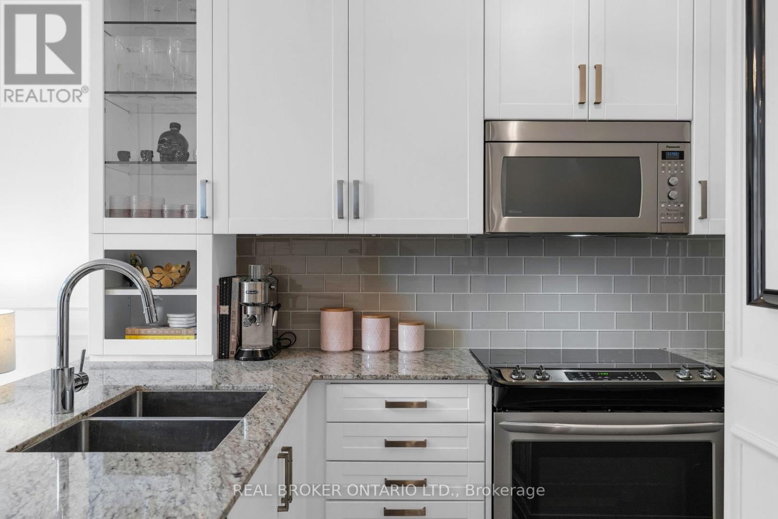 #43 8167 KIPLING AVENUE - 9