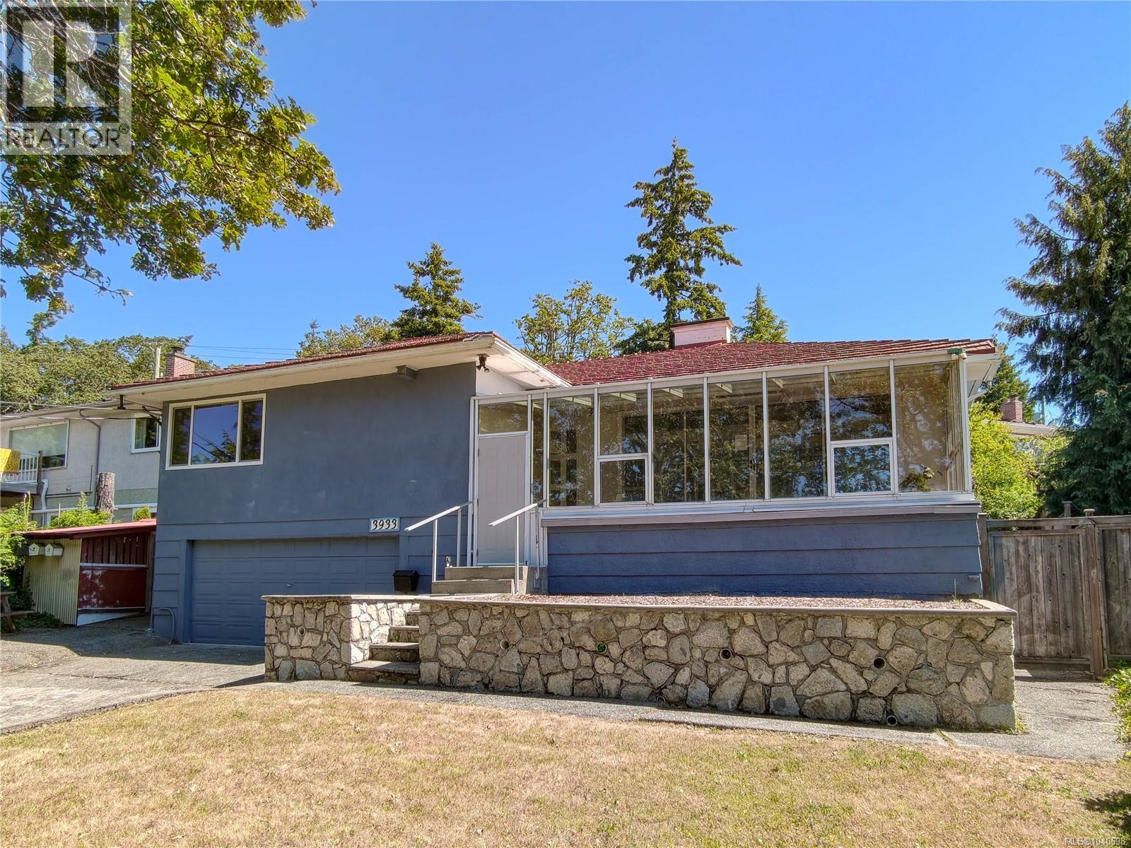 3933 Saanich Rd - 1