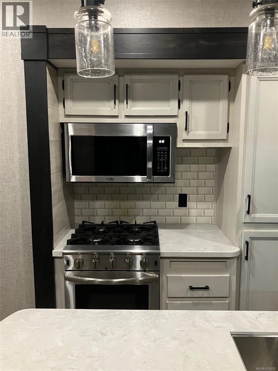 5054 Dundalk Ave N - 38