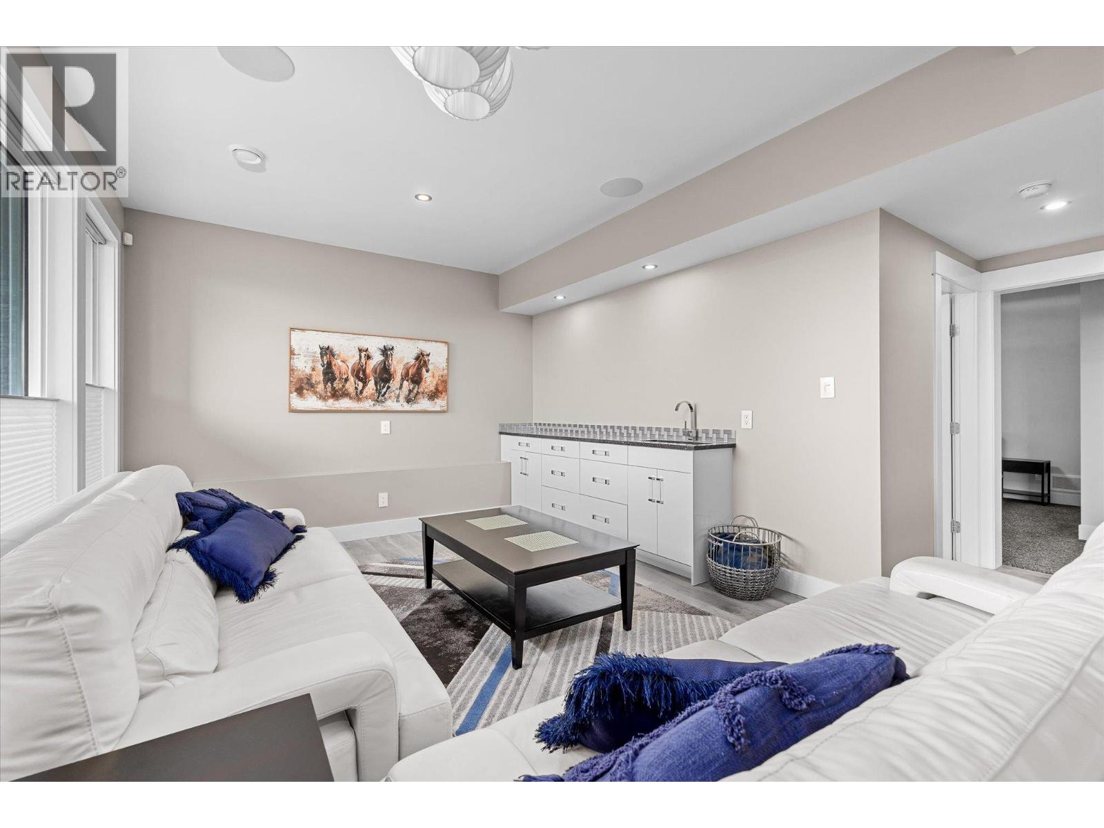 1088 Clarance Avenue, Kelowna