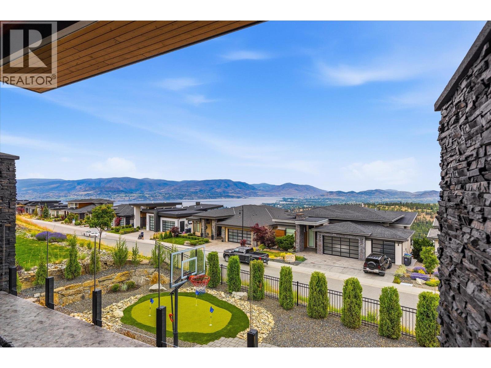 1088 Clarance Avenue, Kelowna