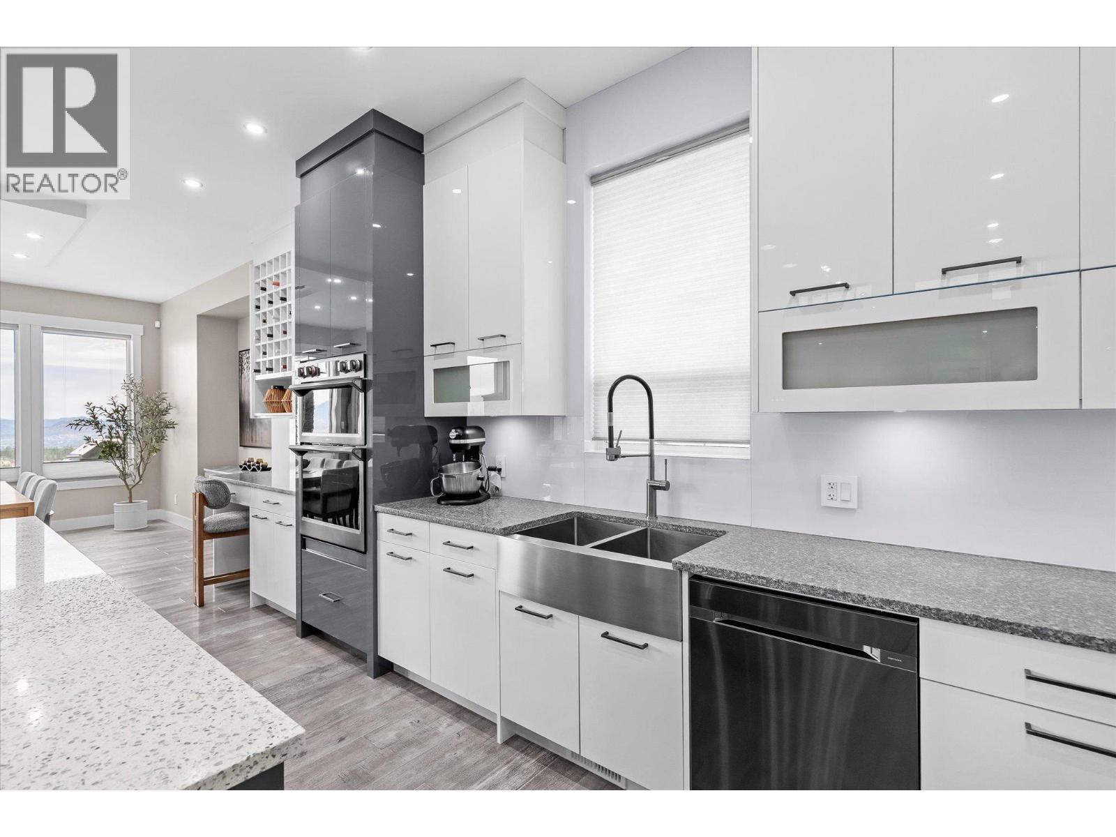 1088 Clarance Avenue, Kelowna