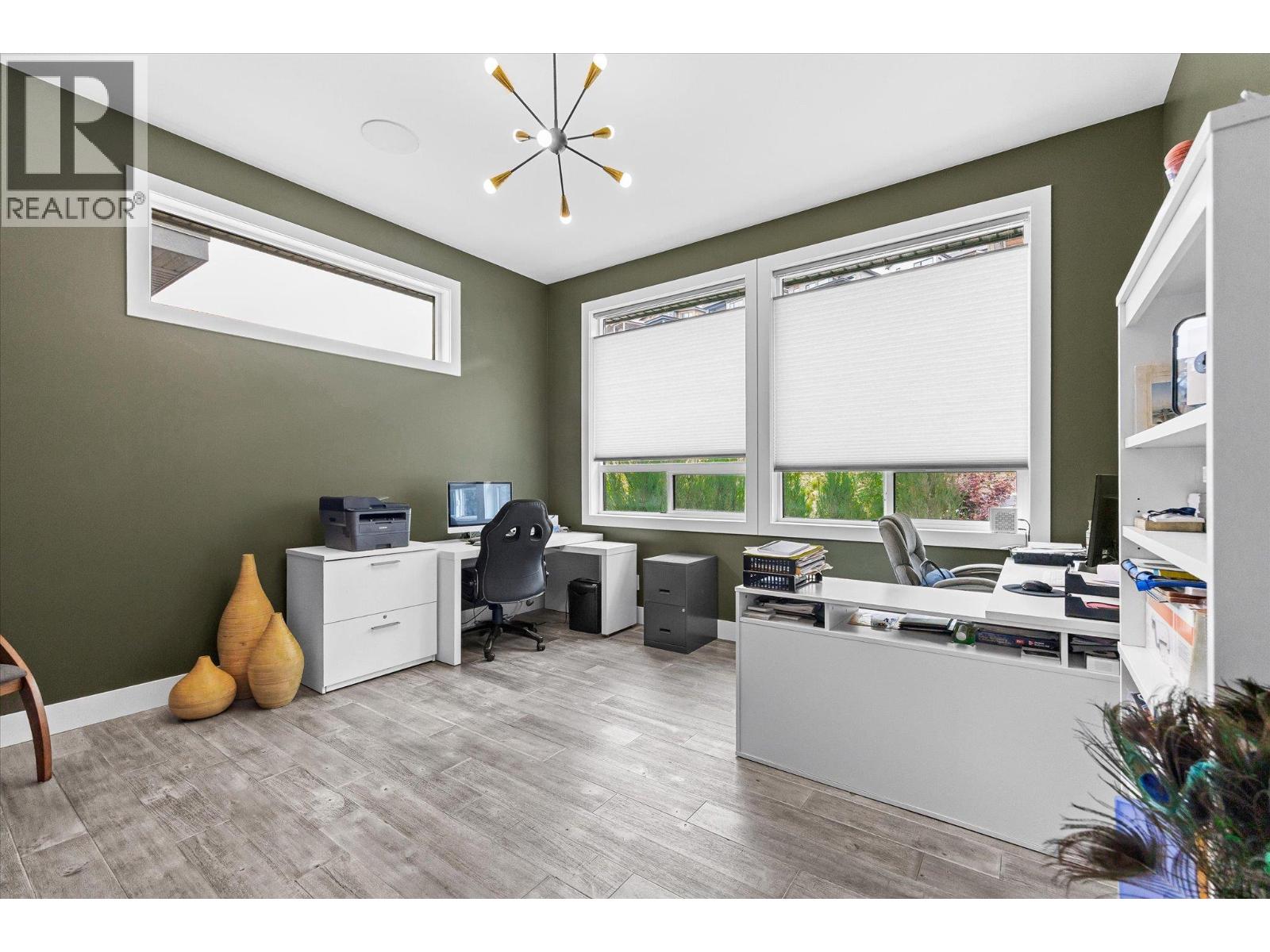 1088 Clarance Avenue, Kelowna