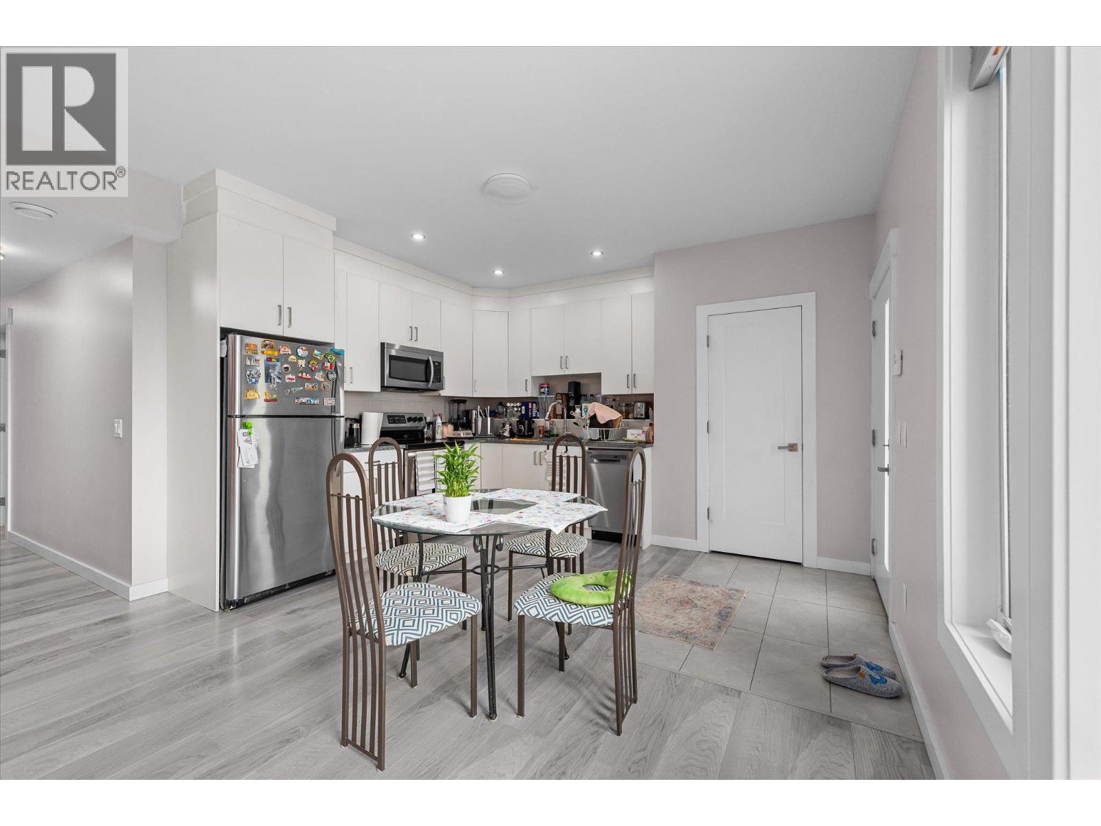 1088 Clarance Avenue, Kelowna