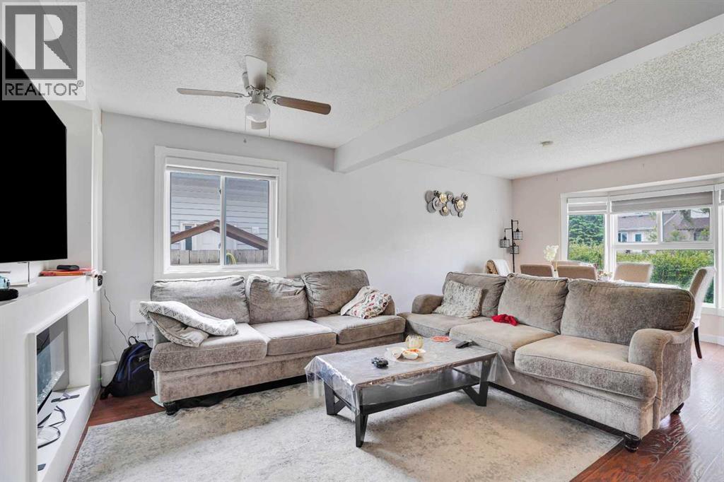 6515 Martingrove Drive NE — photo 8