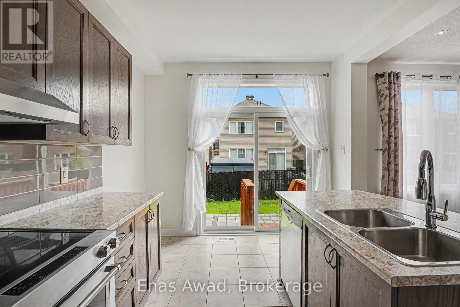 3 Bed, 3 Bath House for Rent in Ottawa – 152 WESTOVER CRESCENT, Ottawa – MLS# X13464664 - Image 8
