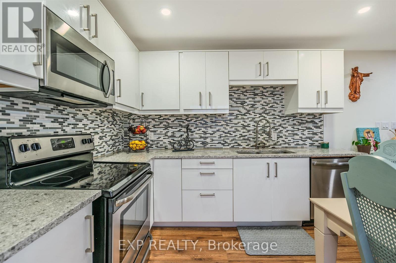 829 ATHOL STREET - 2