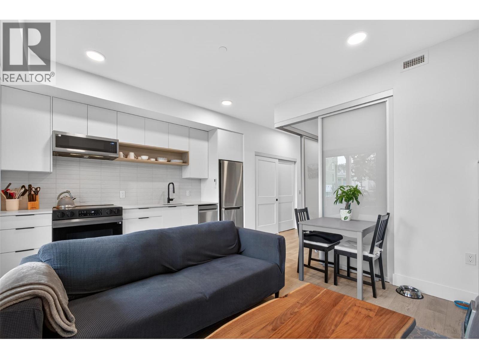 #211 620 Coronation Avenue - 8