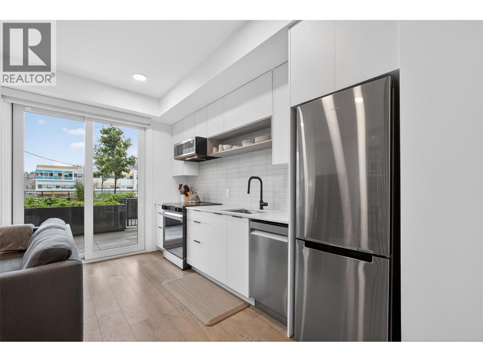 #211 620 Coronation Avenue - 5