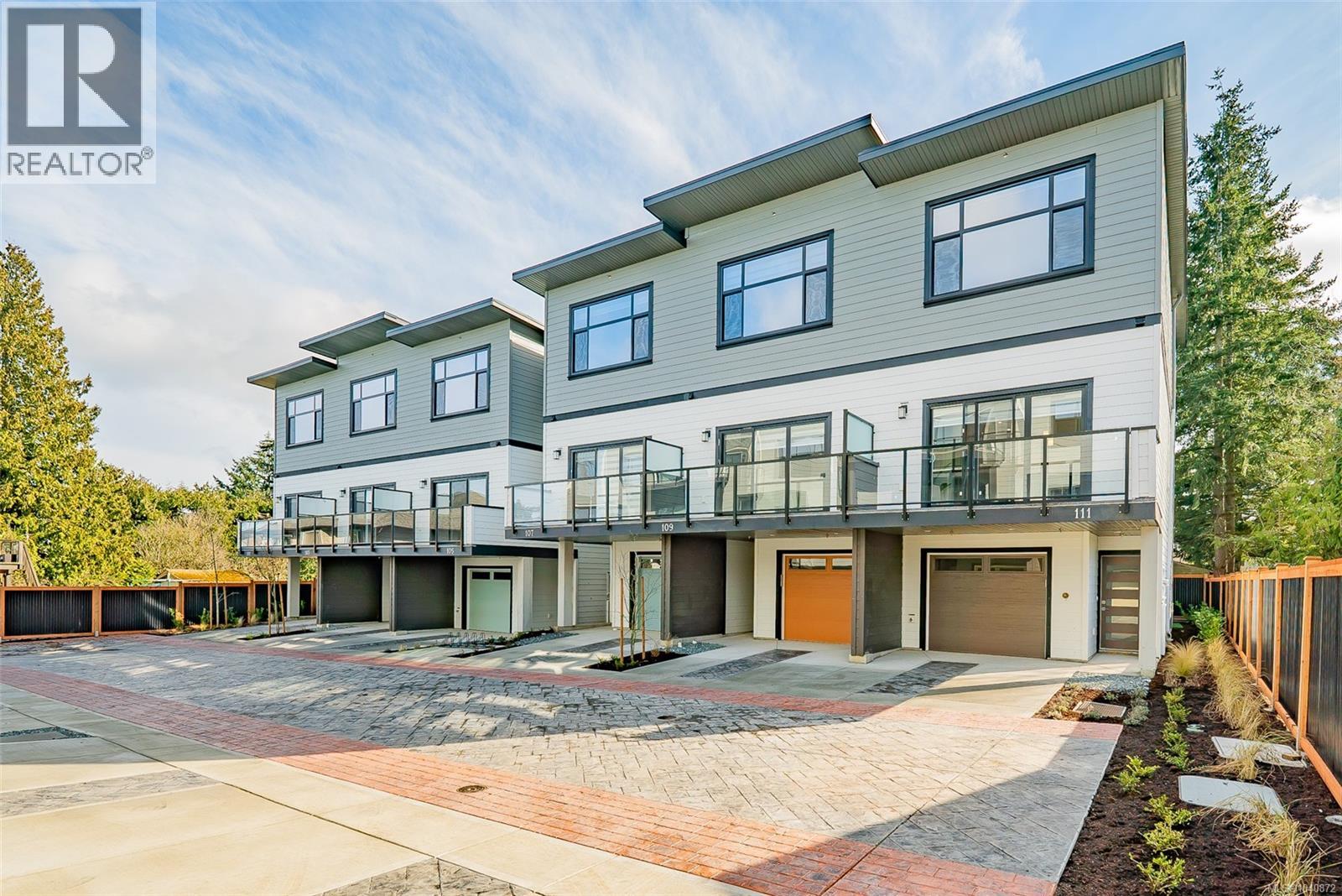 #106 1615 Northfield Rd - 2