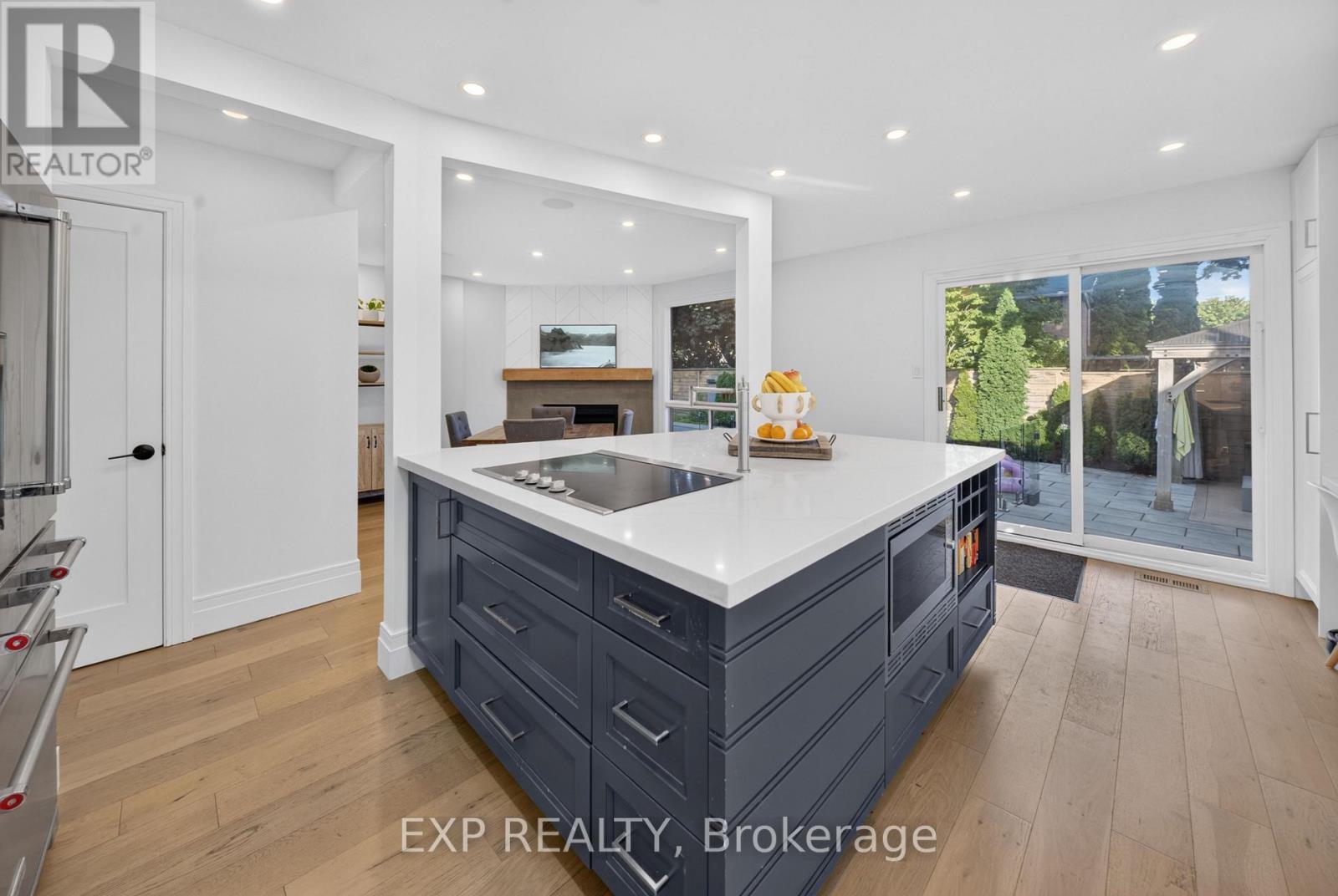 1158 CAMPBELL COURT - 23