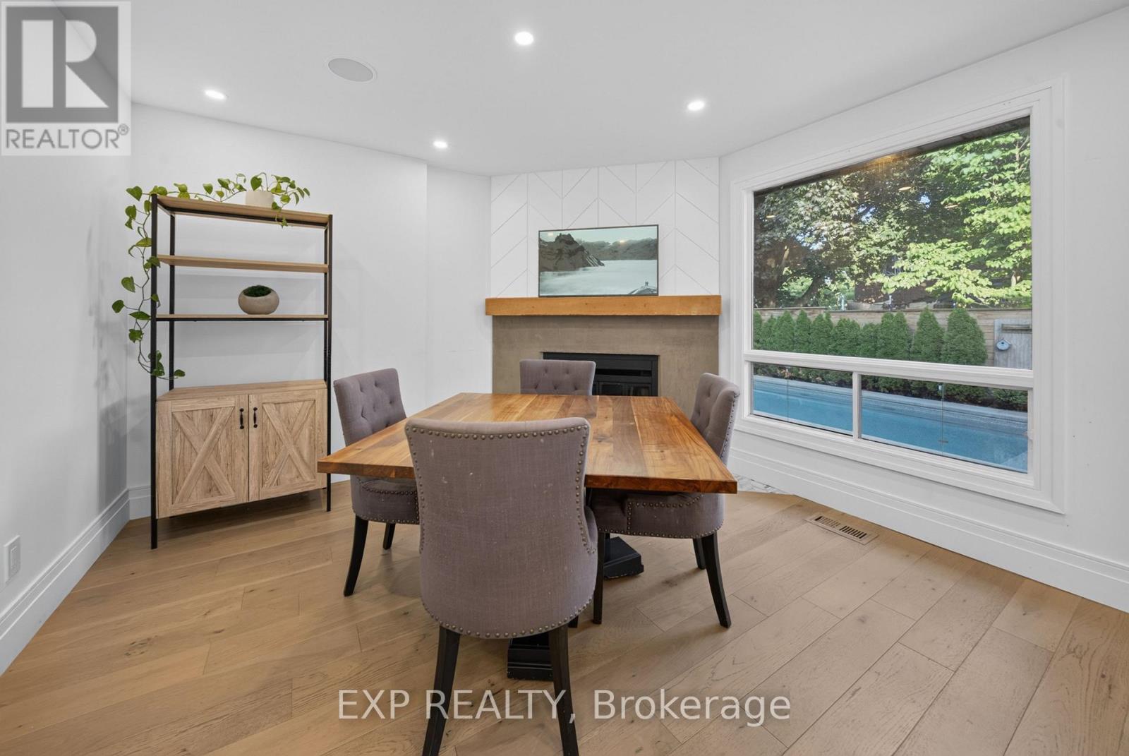 1158 CAMPBELL COURT - 24