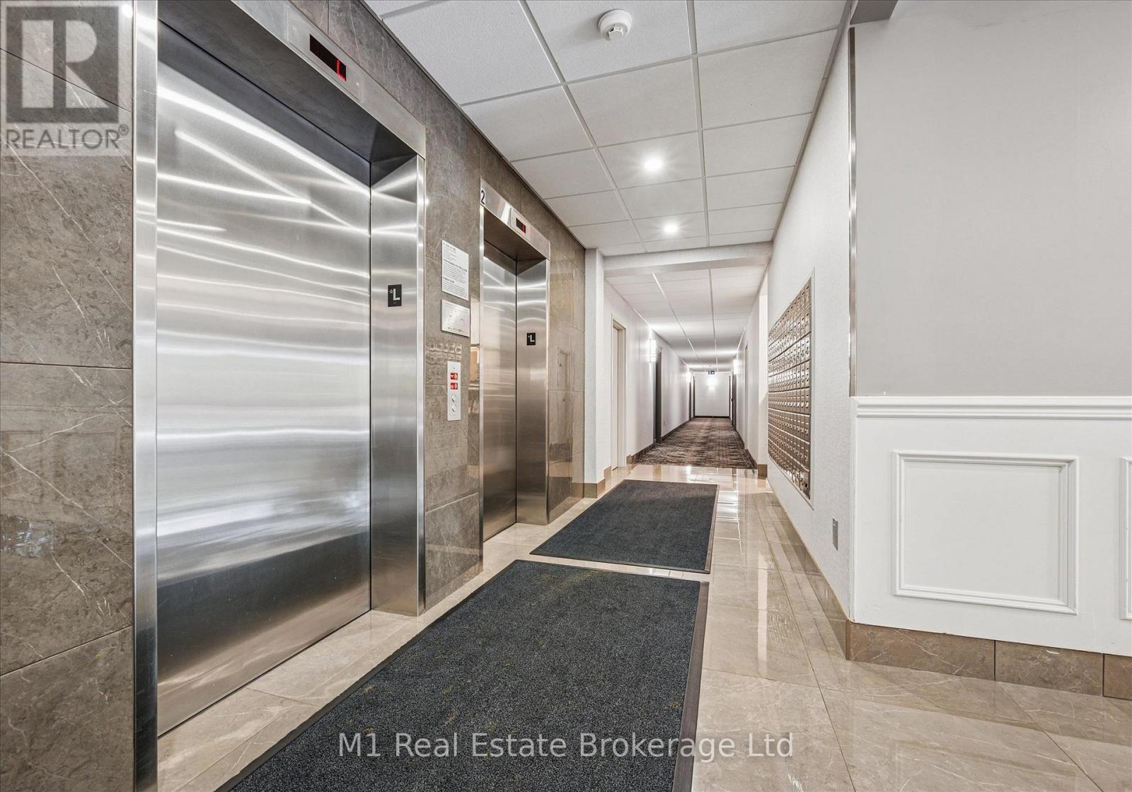 #207 60 WYNDHAM STREET S - 11