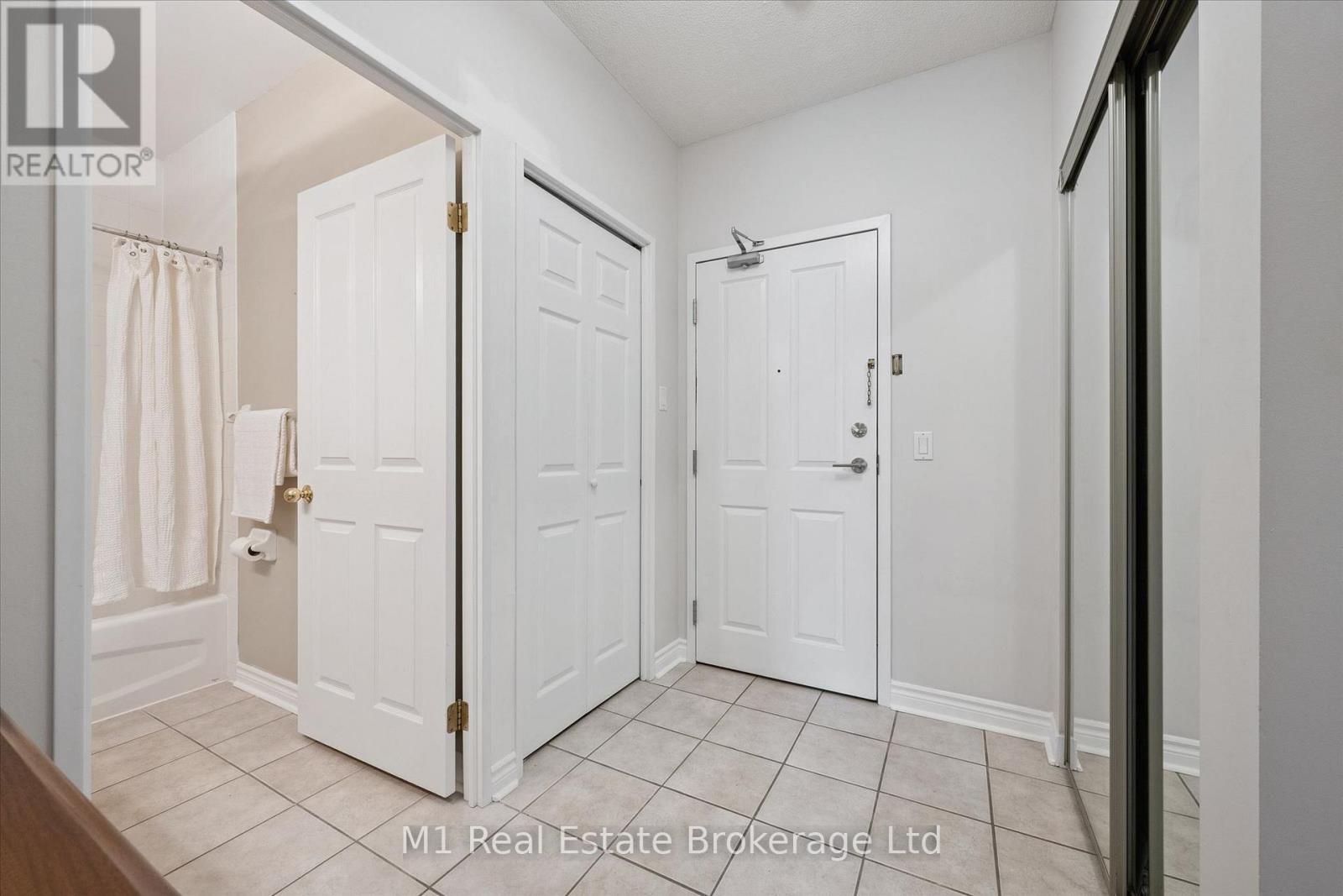 #207 60 WYNDHAM STREET S - 13