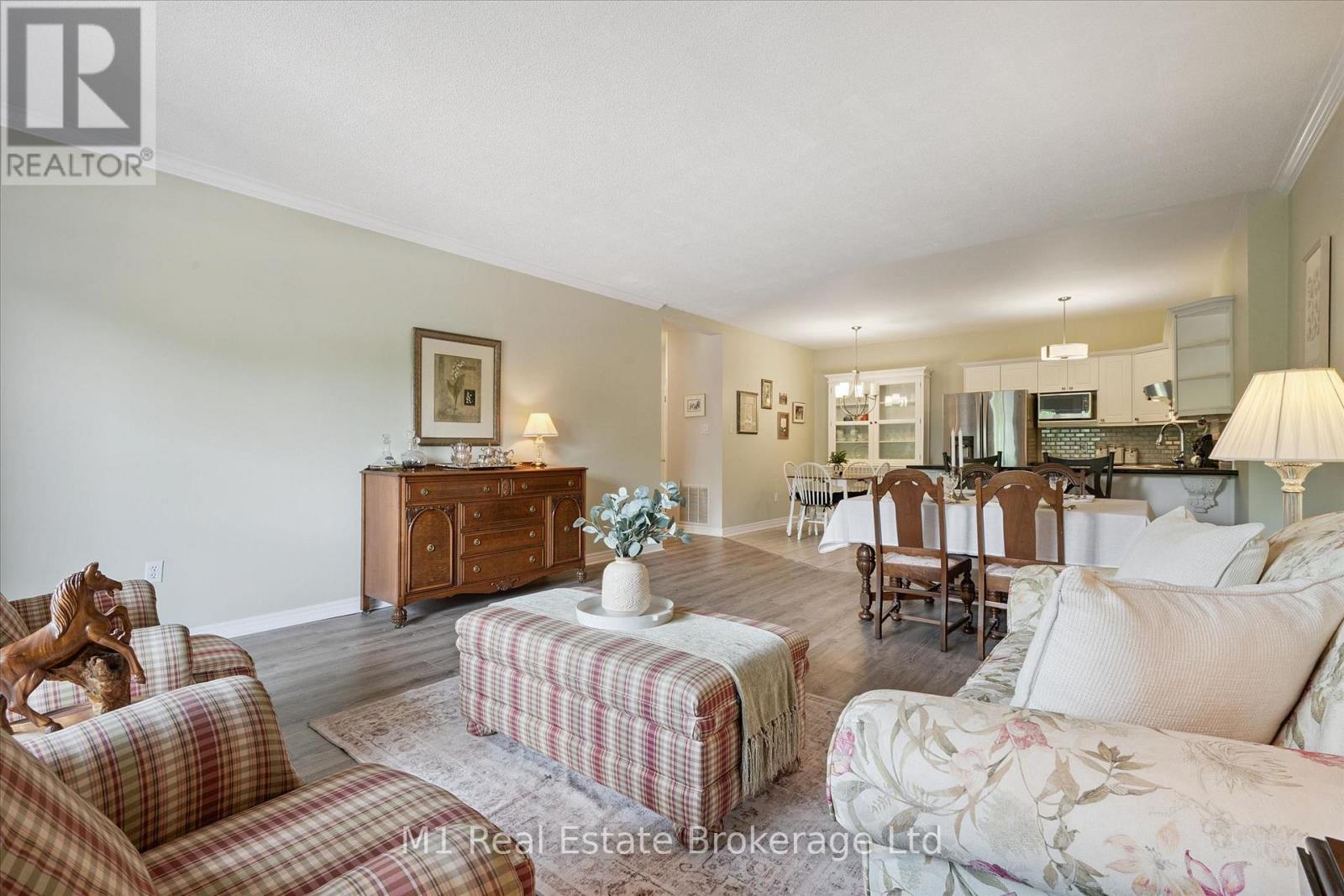 #207 60 WYNDHAM STREET S - 19