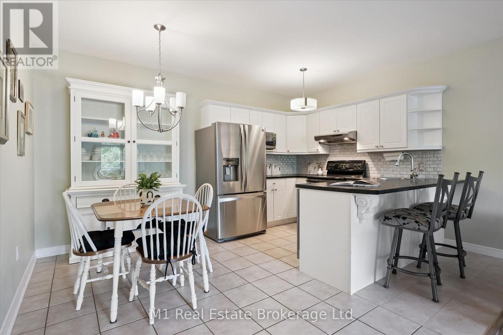 #207 60 WYNDHAM STREET S - 21