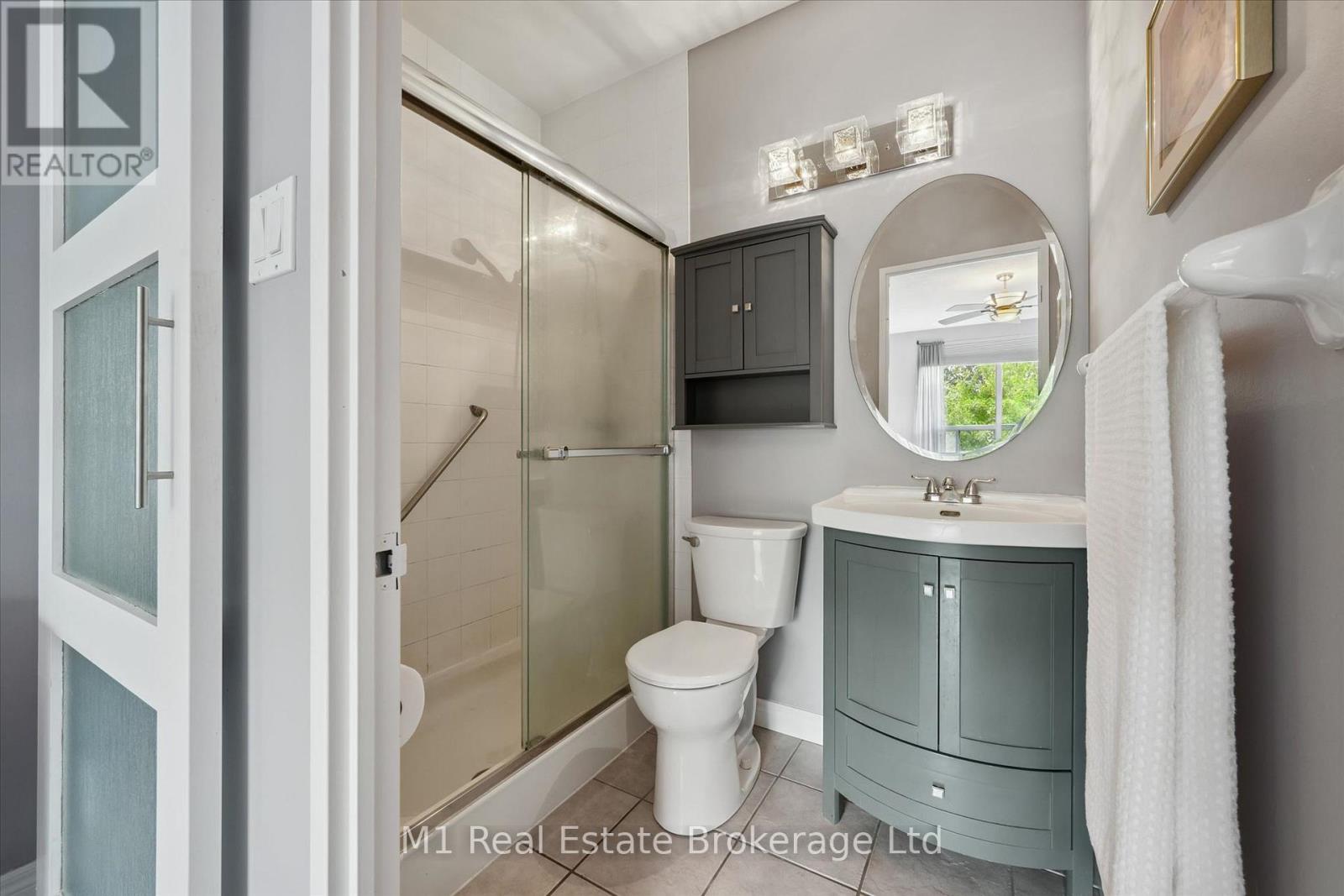 #207 60 WYNDHAM STREET S - 29