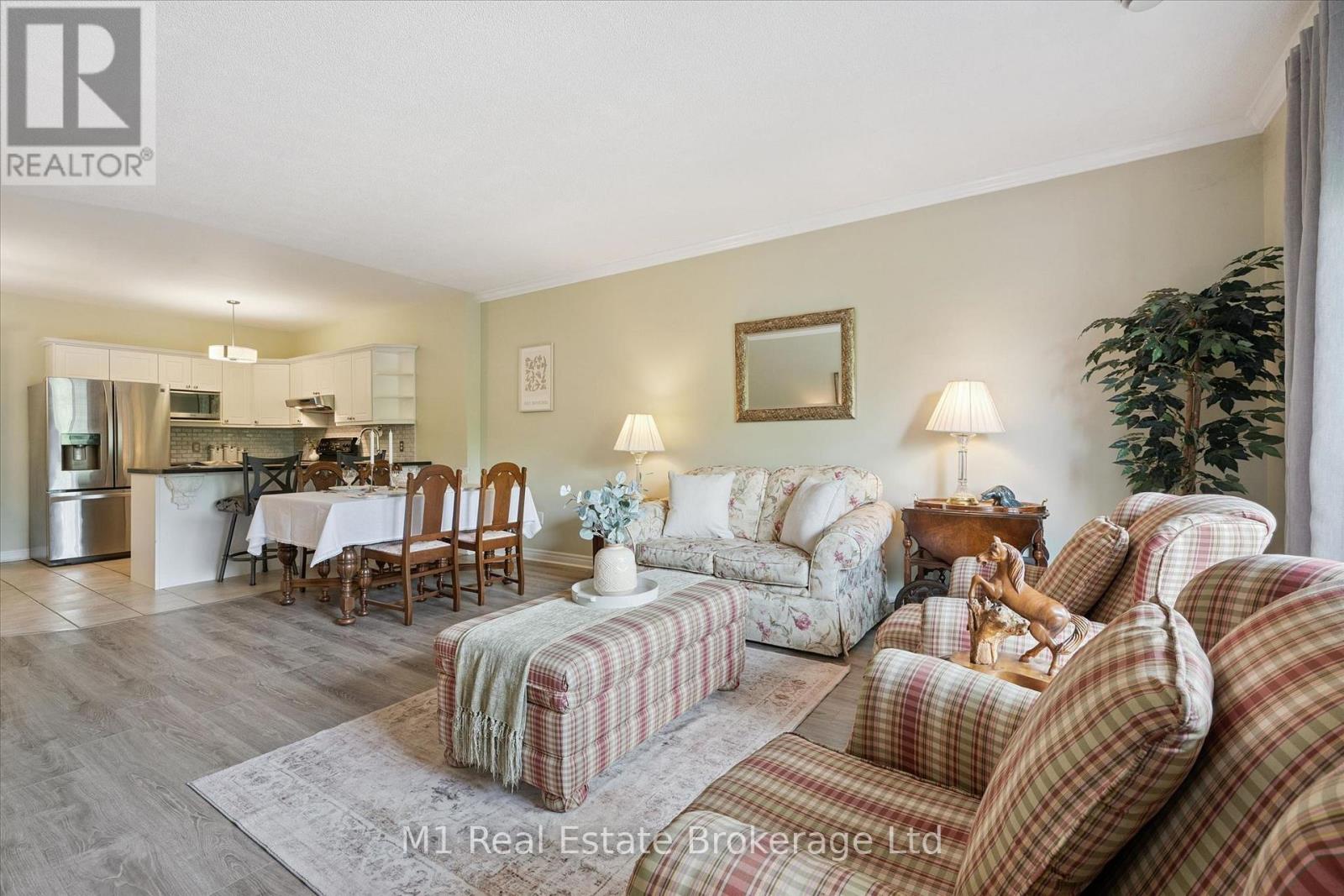 #207 60 WYNDHAM STREET S - 20