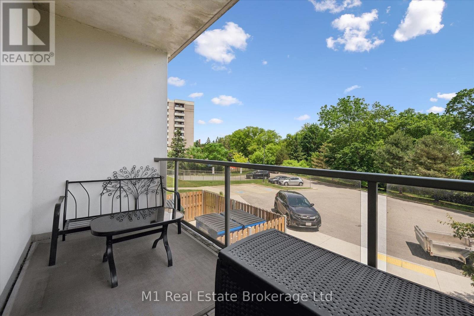 #207 60 WYNDHAM STREET S - 36