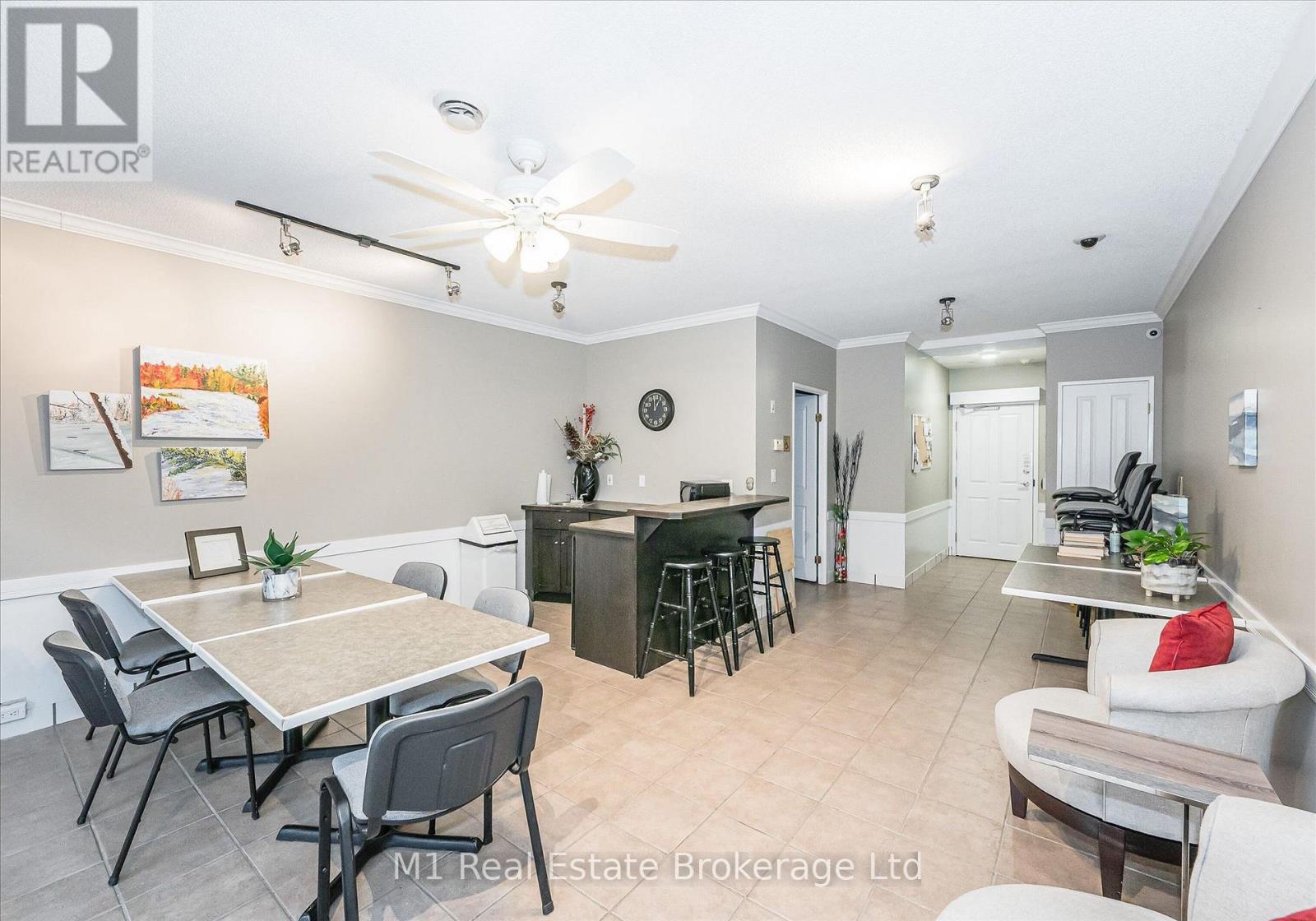 #207 60 WYNDHAM STREET S - 40
