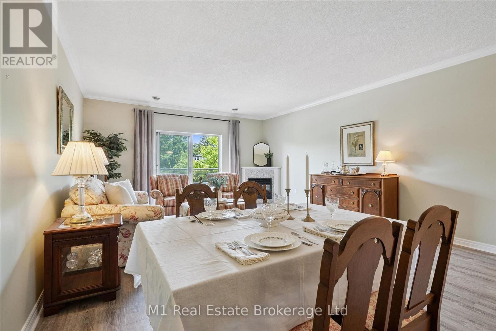 #207 60 WYNDHAM STREET S - 26