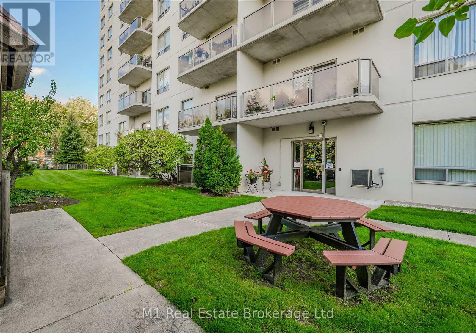 #207 60 WYNDHAM STREET S - 43