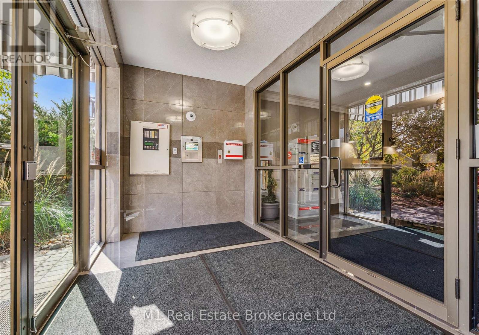 #207 60 WYNDHAM STREET S - 8