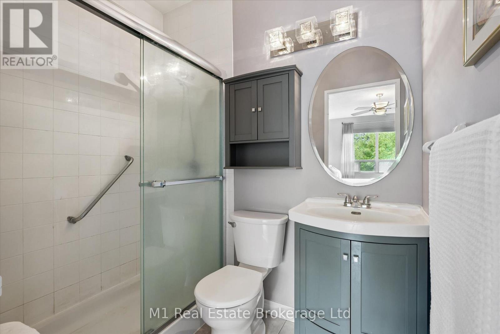 #207 60 WYNDHAM STREET S - 30