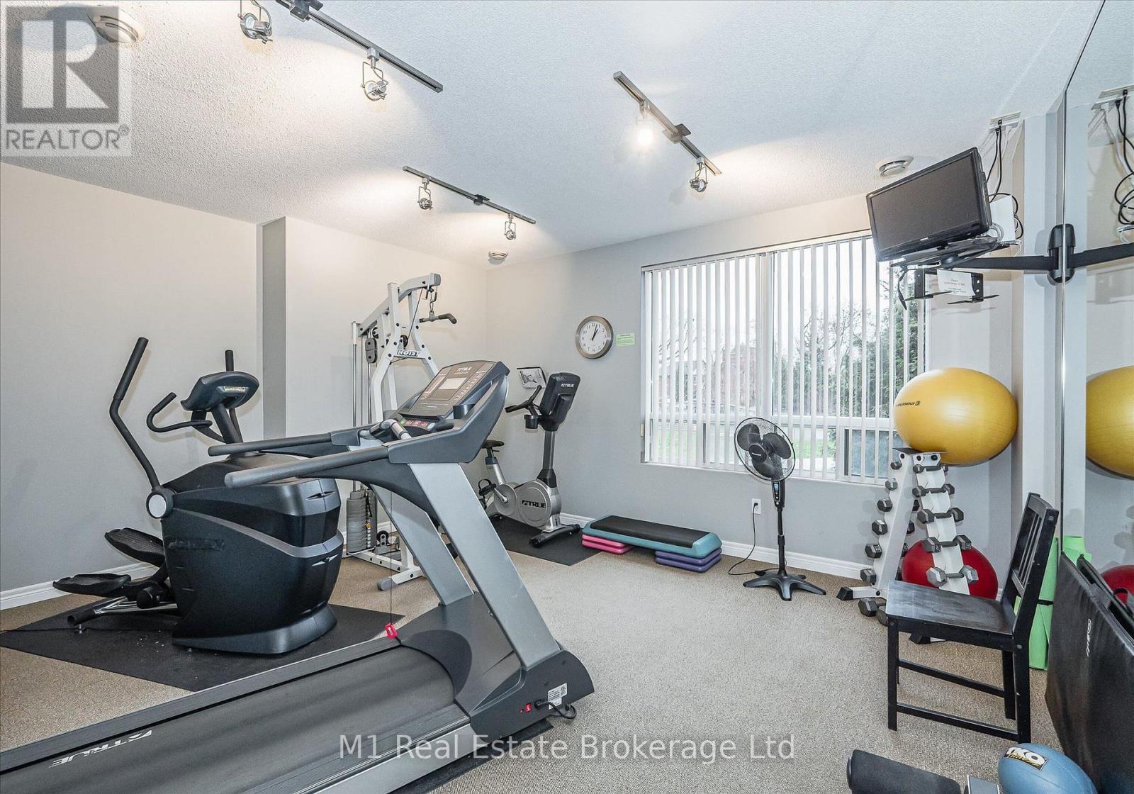 #207 60 WYNDHAM STREET S - 41