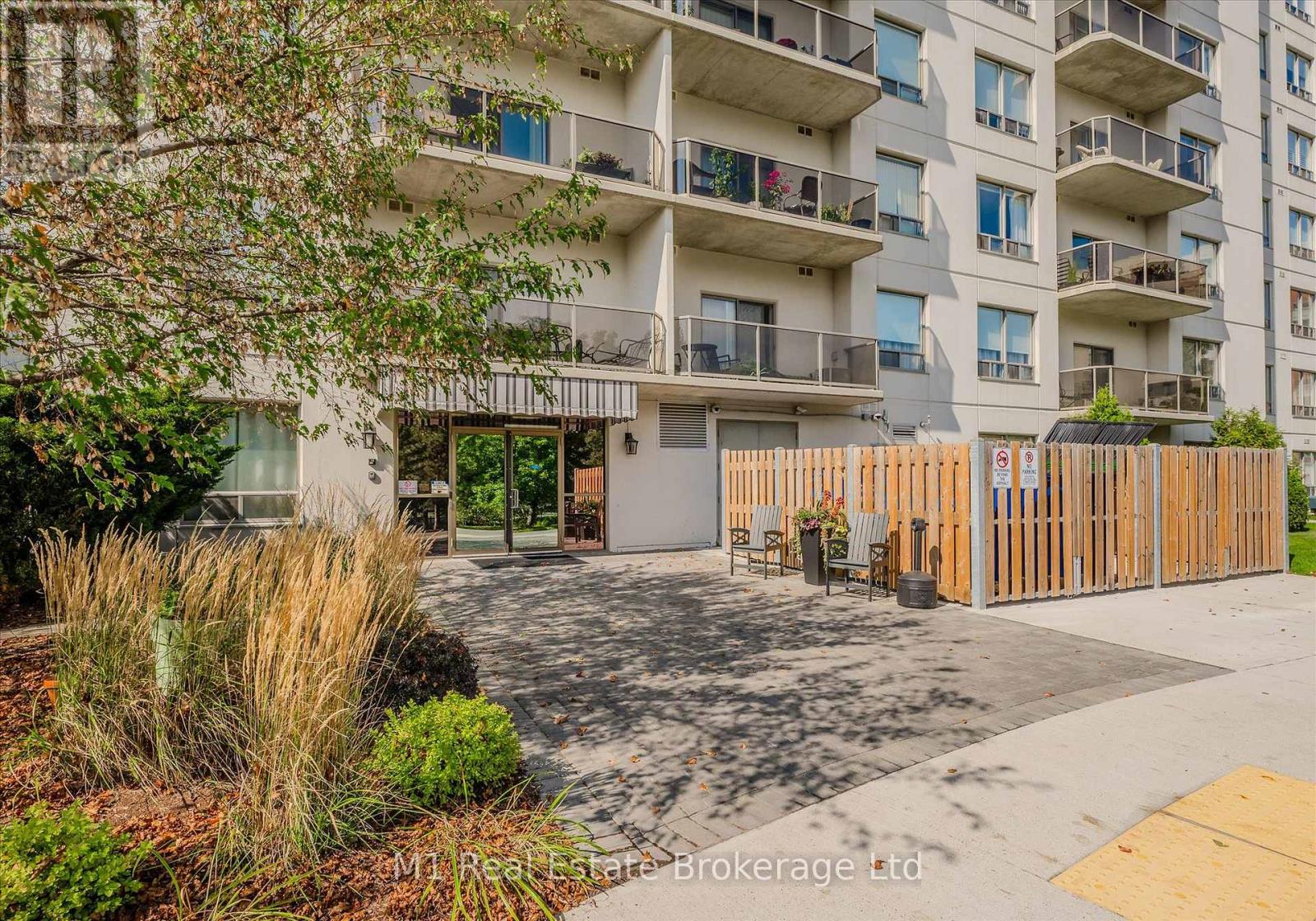#207 60 WYNDHAM STREET S - 6