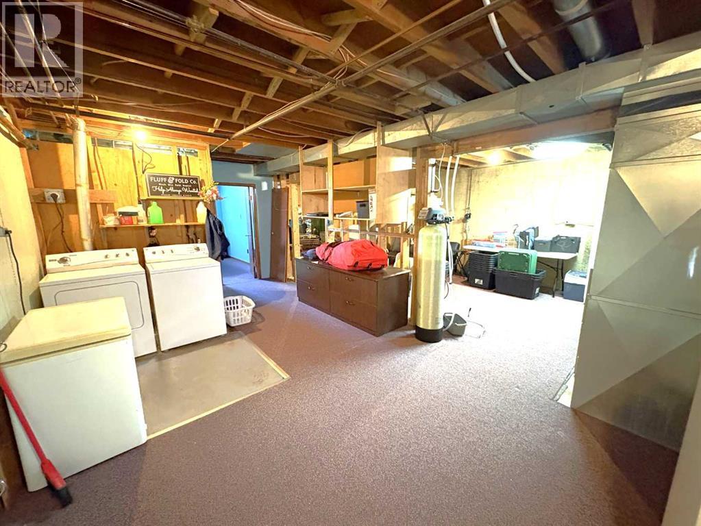 4812 47 Avenue - 34