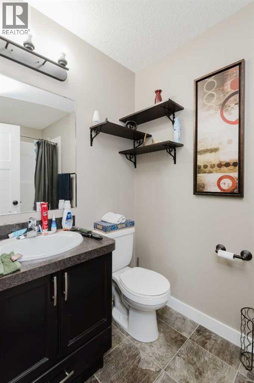 11553 75 Avenue - 12