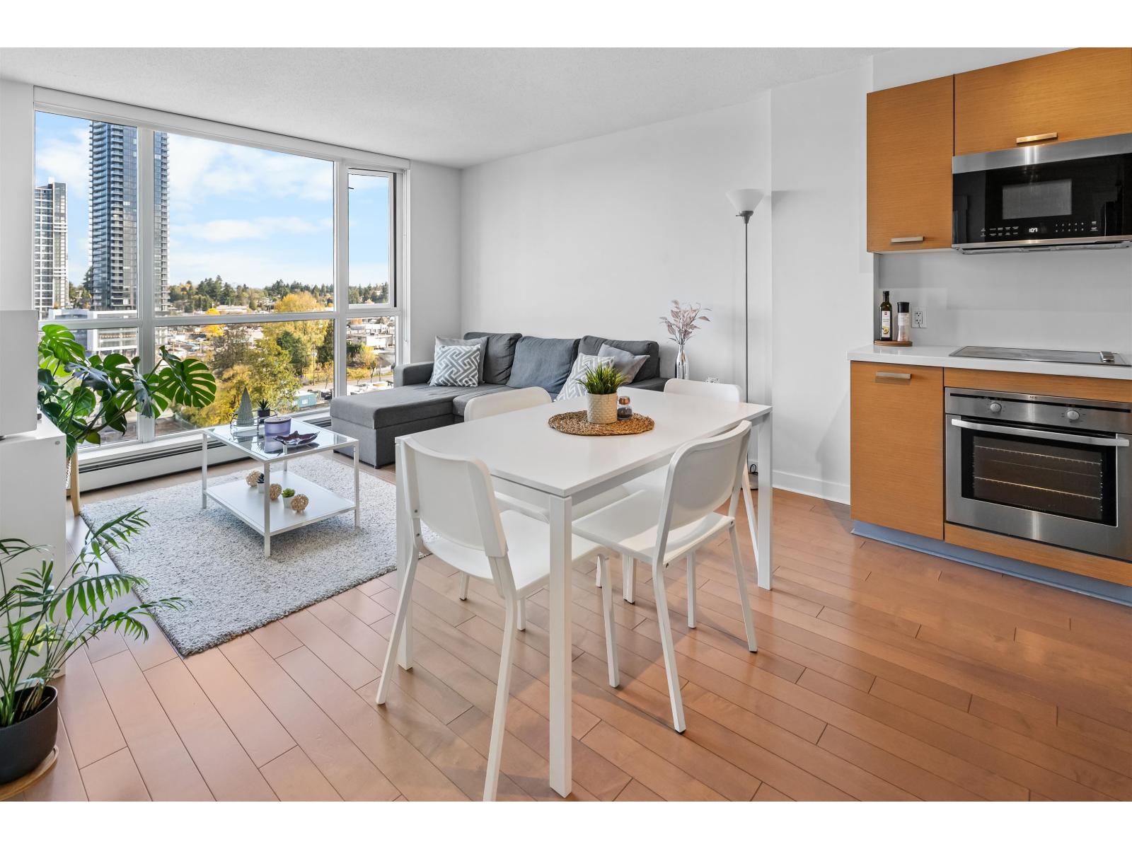 1302 10777 UNIVERSITY DRIVE, Surrey