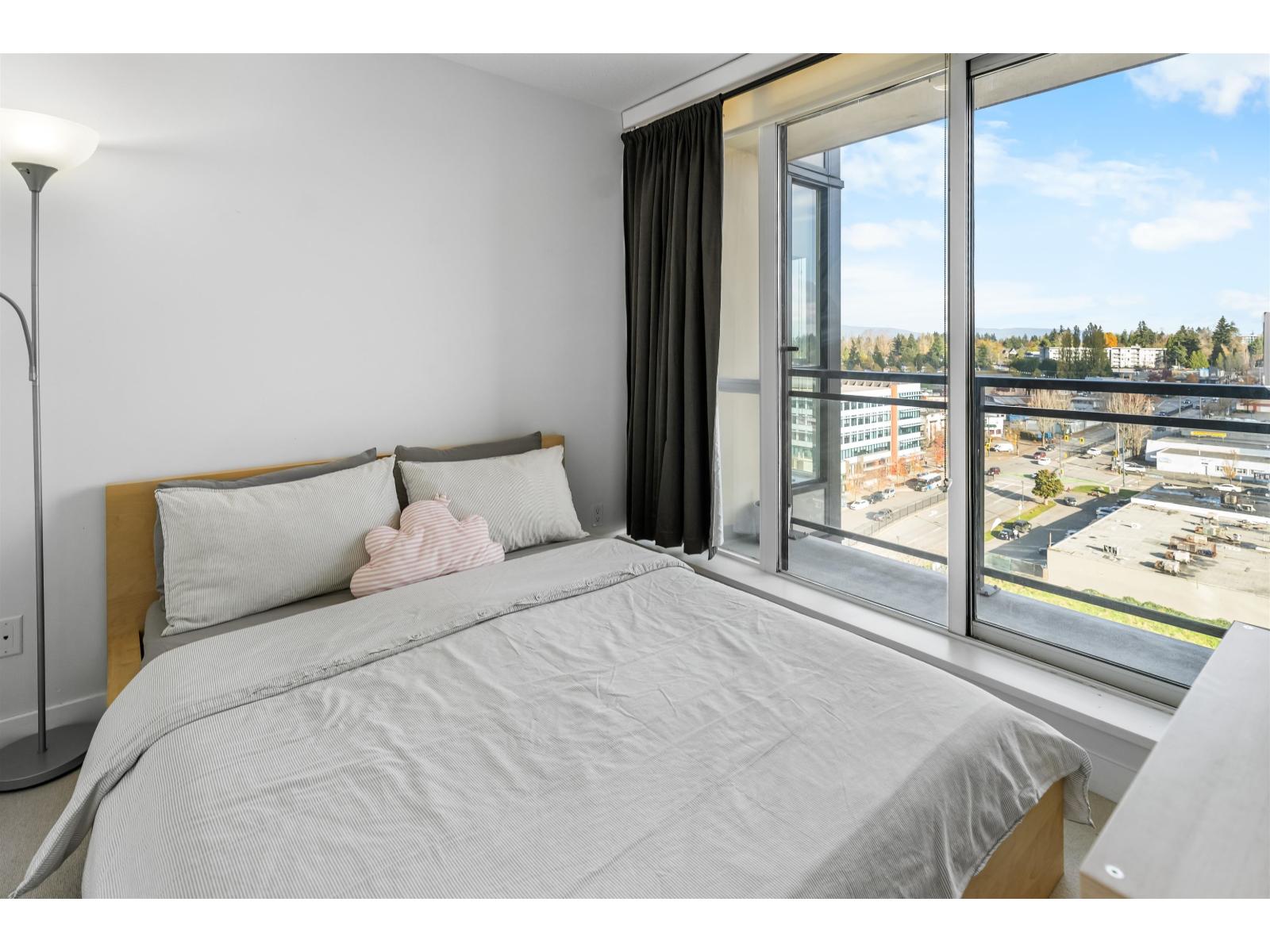 1302 10777 UNIVERSITY DRIVE, Surrey