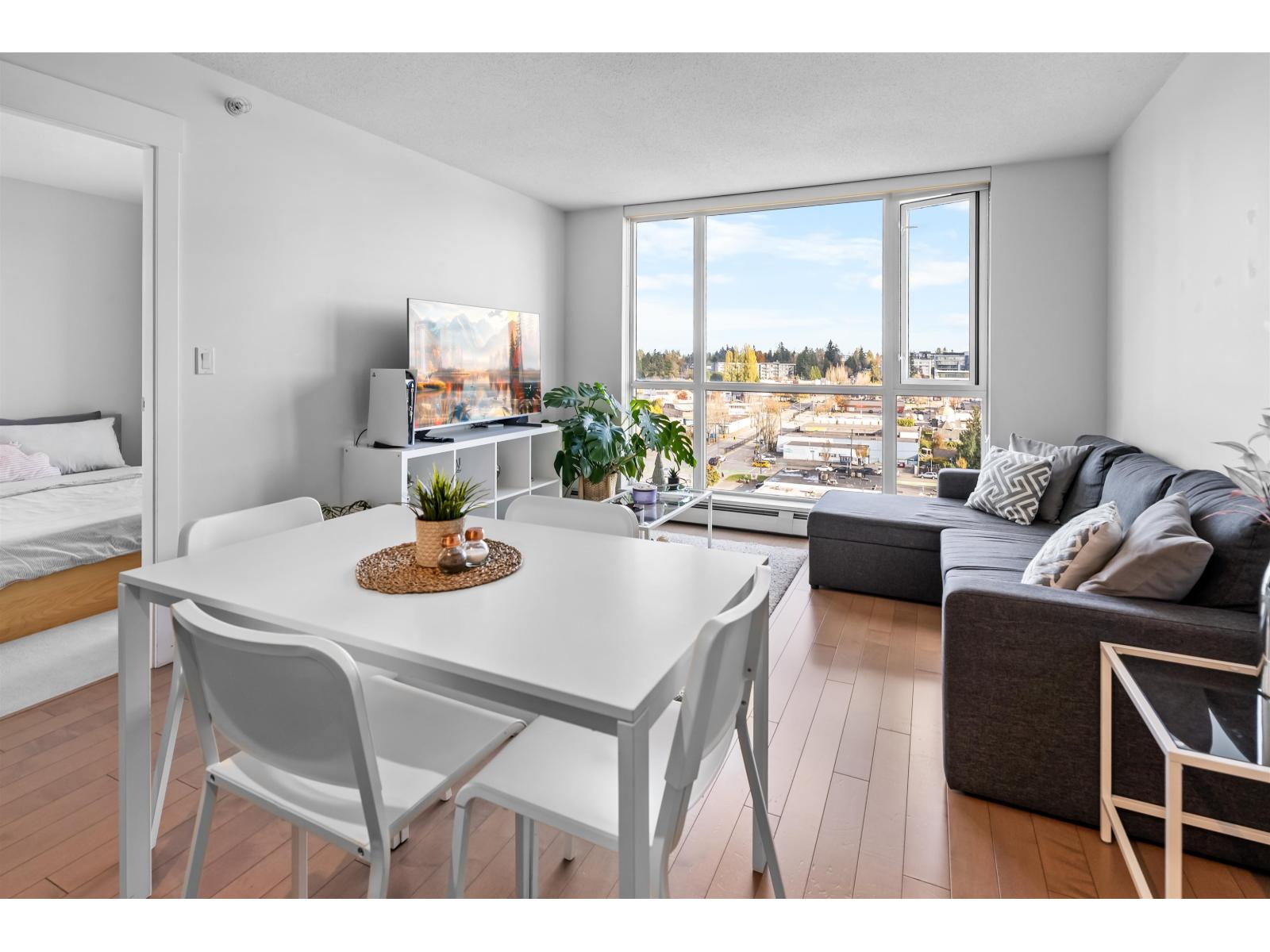 1302 10777 UNIVERSITY DRIVE, Surrey