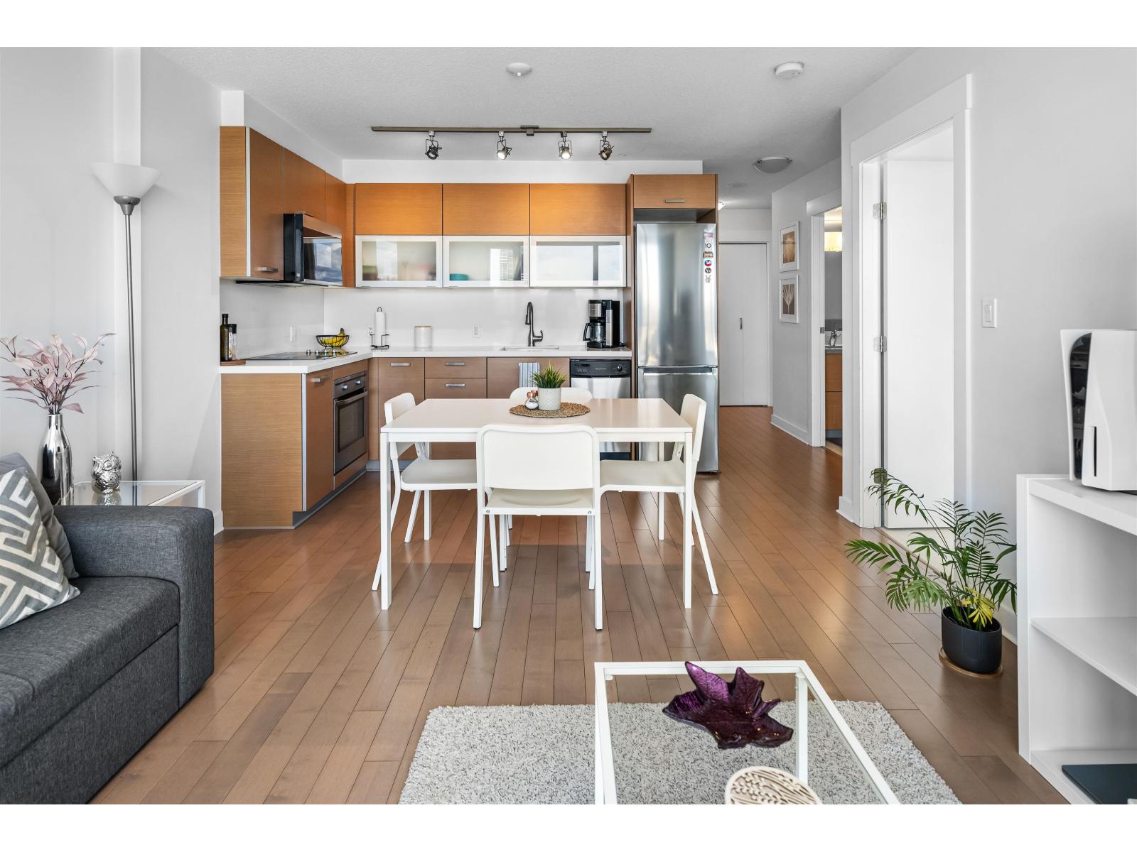 1302 10777 UNIVERSITY DRIVE, Surrey