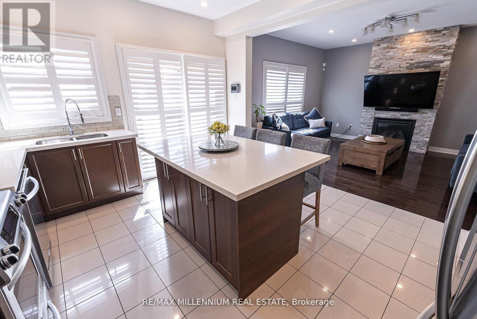 19 BELLOTTI CRESCENT - 23