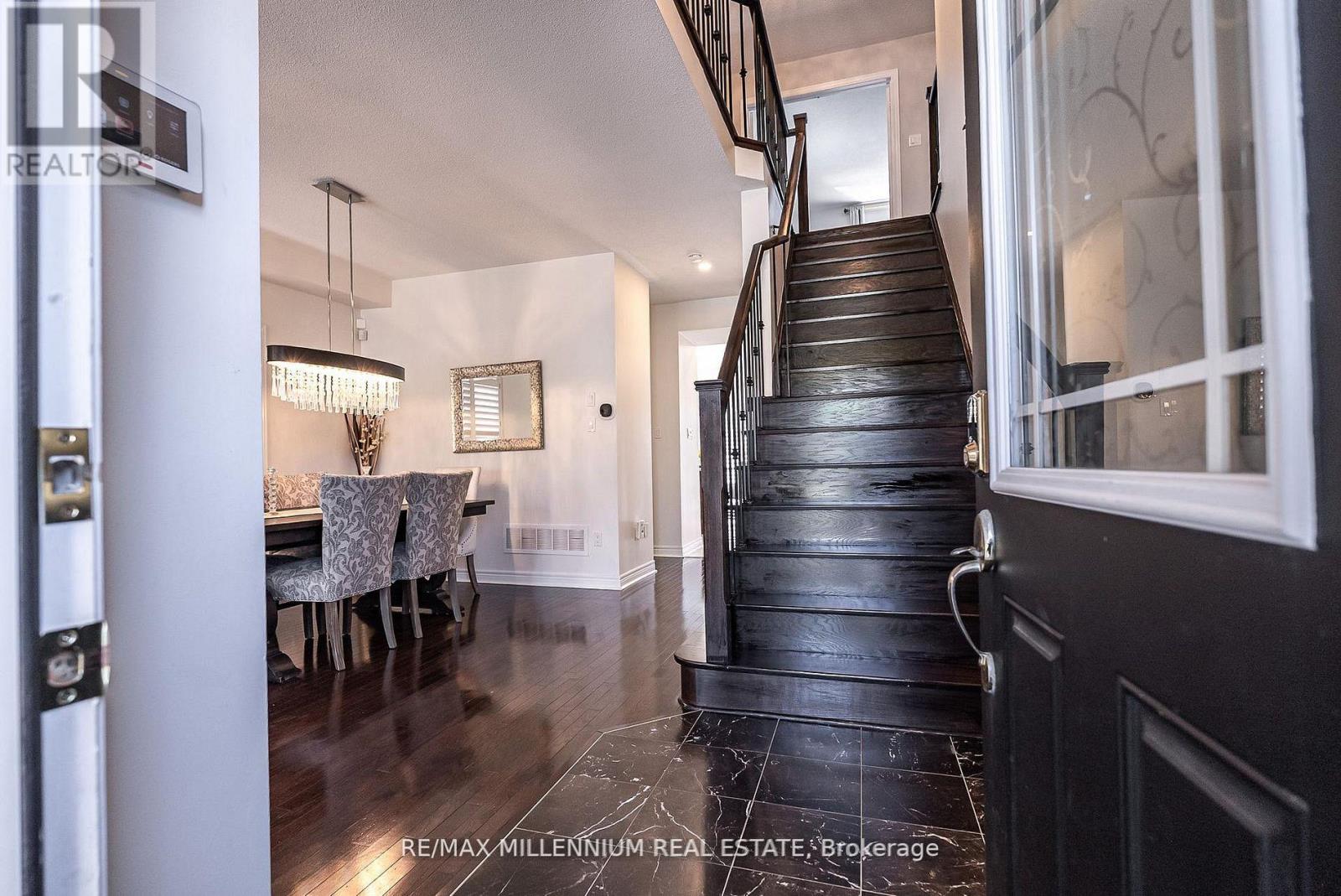 19 BELLOTTI CRESCENT - 24