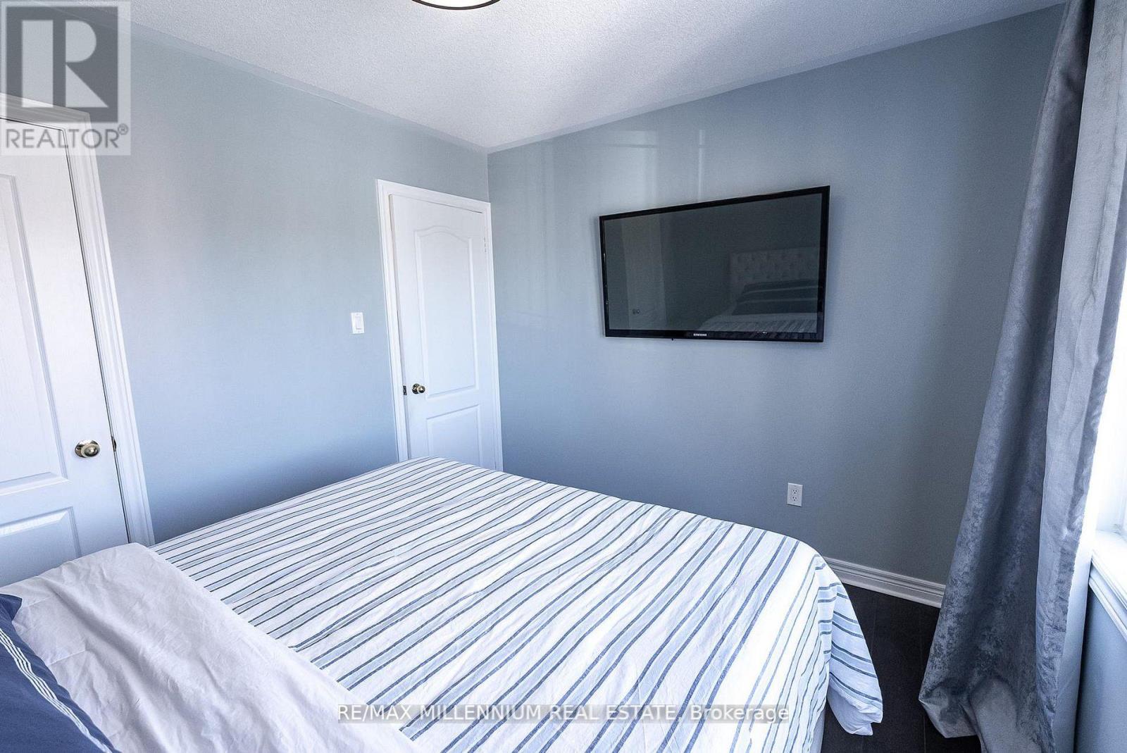 19 BELLOTTI CRESCENT - 25