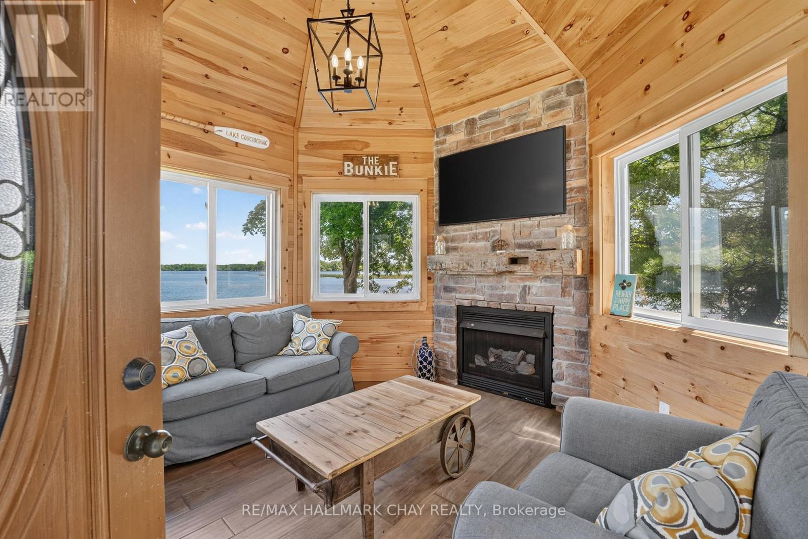 465 MOONEY CRESCENT - 13