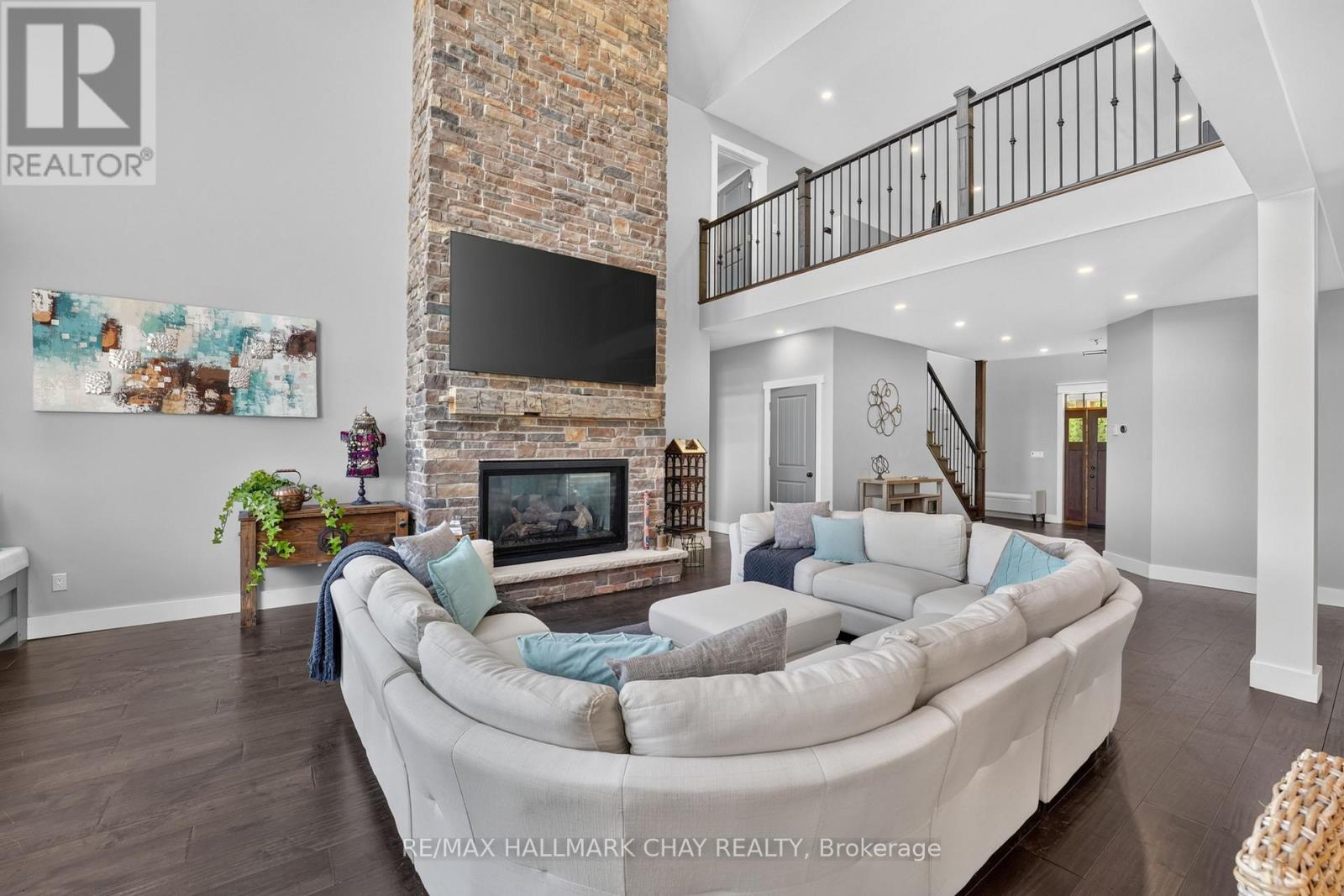465 MOONEY CRESCENT - 26