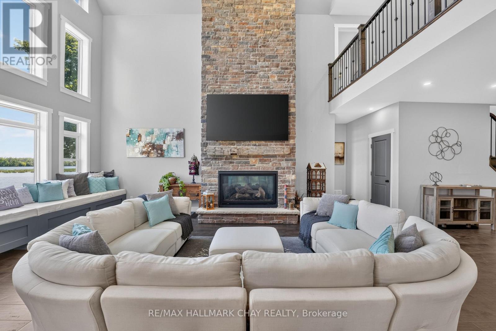 465 MOONEY CRESCENT - 27