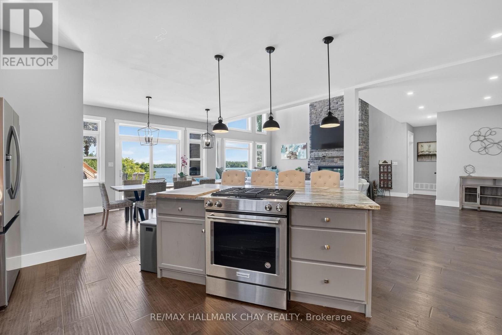 465 MOONEY CRESCENT - 30