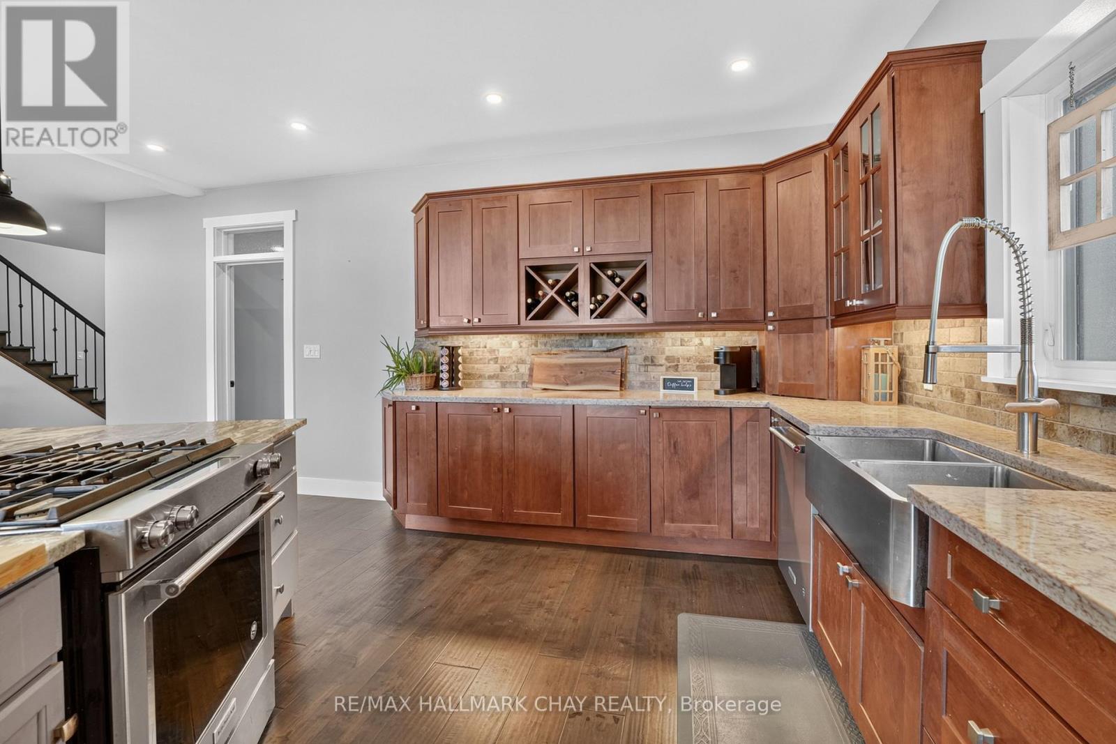 465 MOONEY CRESCENT - 31
