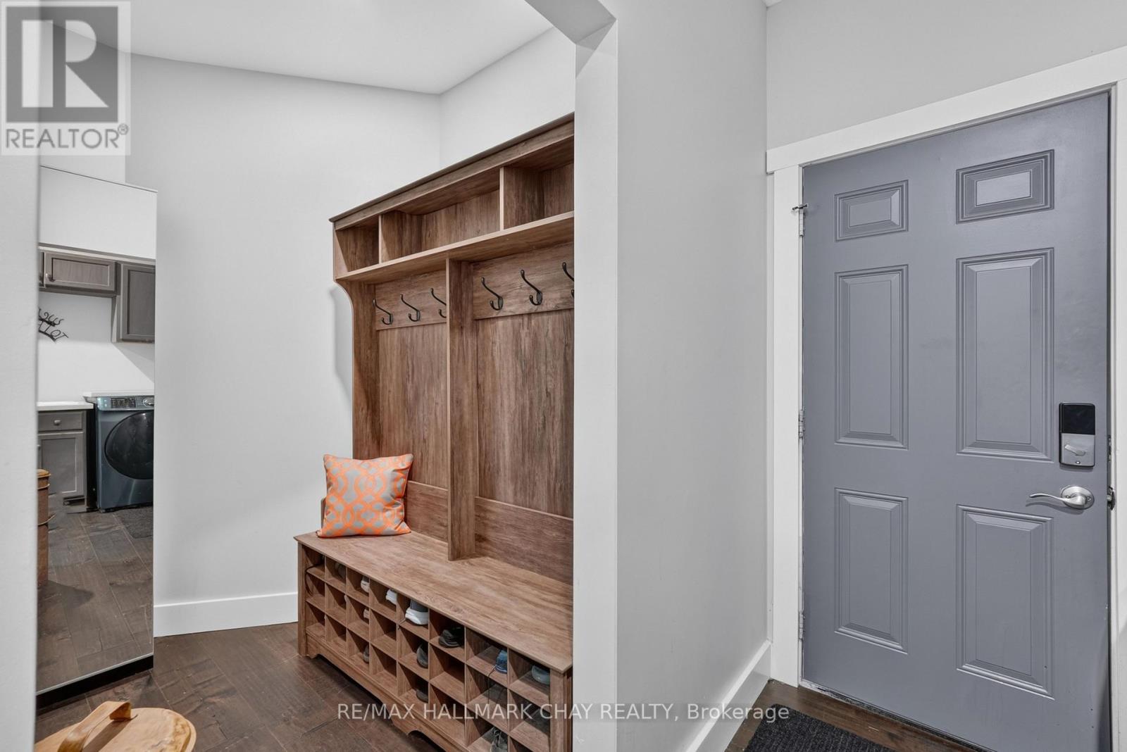 465 MOONEY CRESCENT - 35